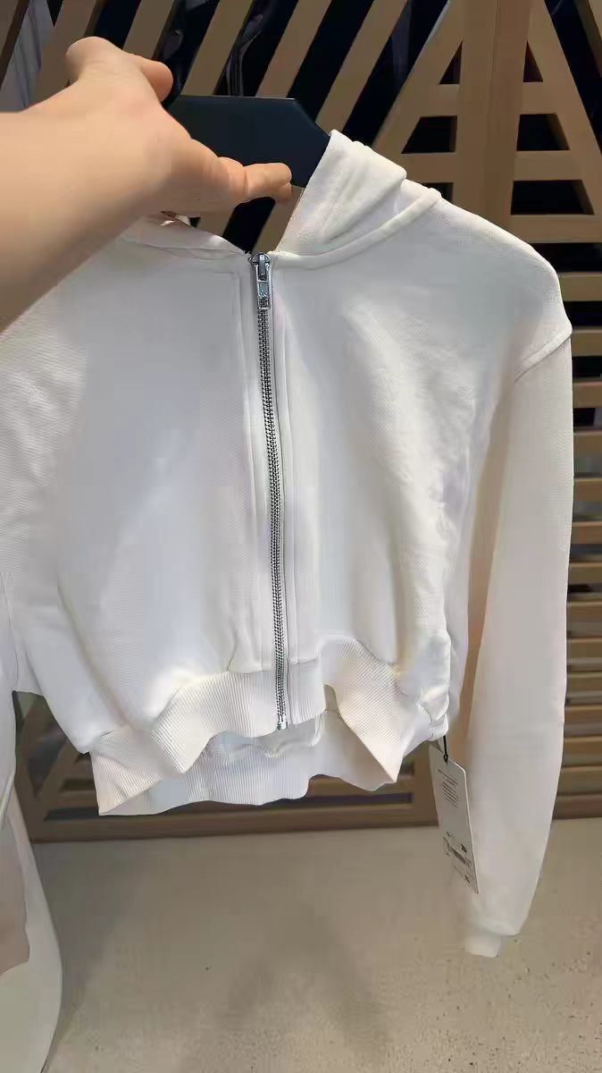 Women's Cropped Hooded Yoga Jacket – Slim Zip-Up Sports Top